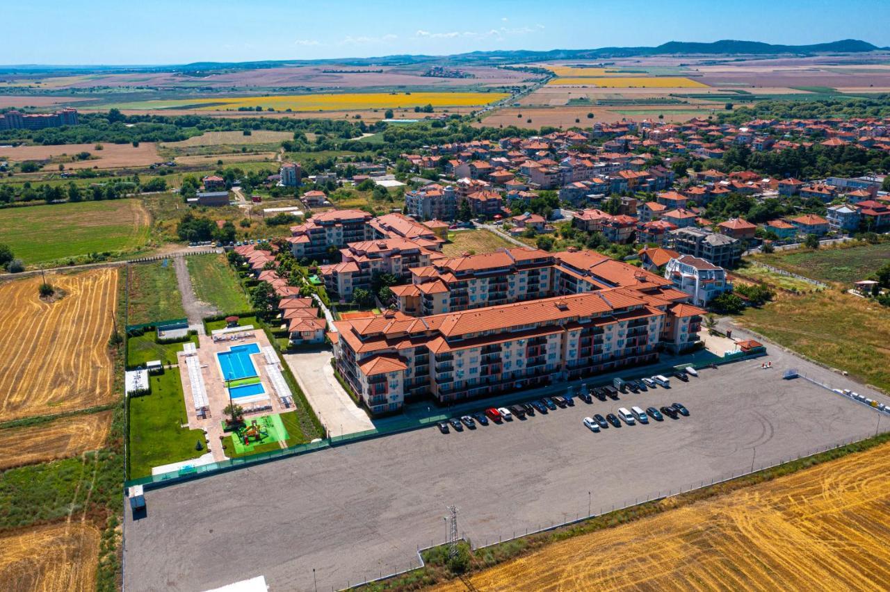 Apartcomplex Chateau Aheloy Exterior foto