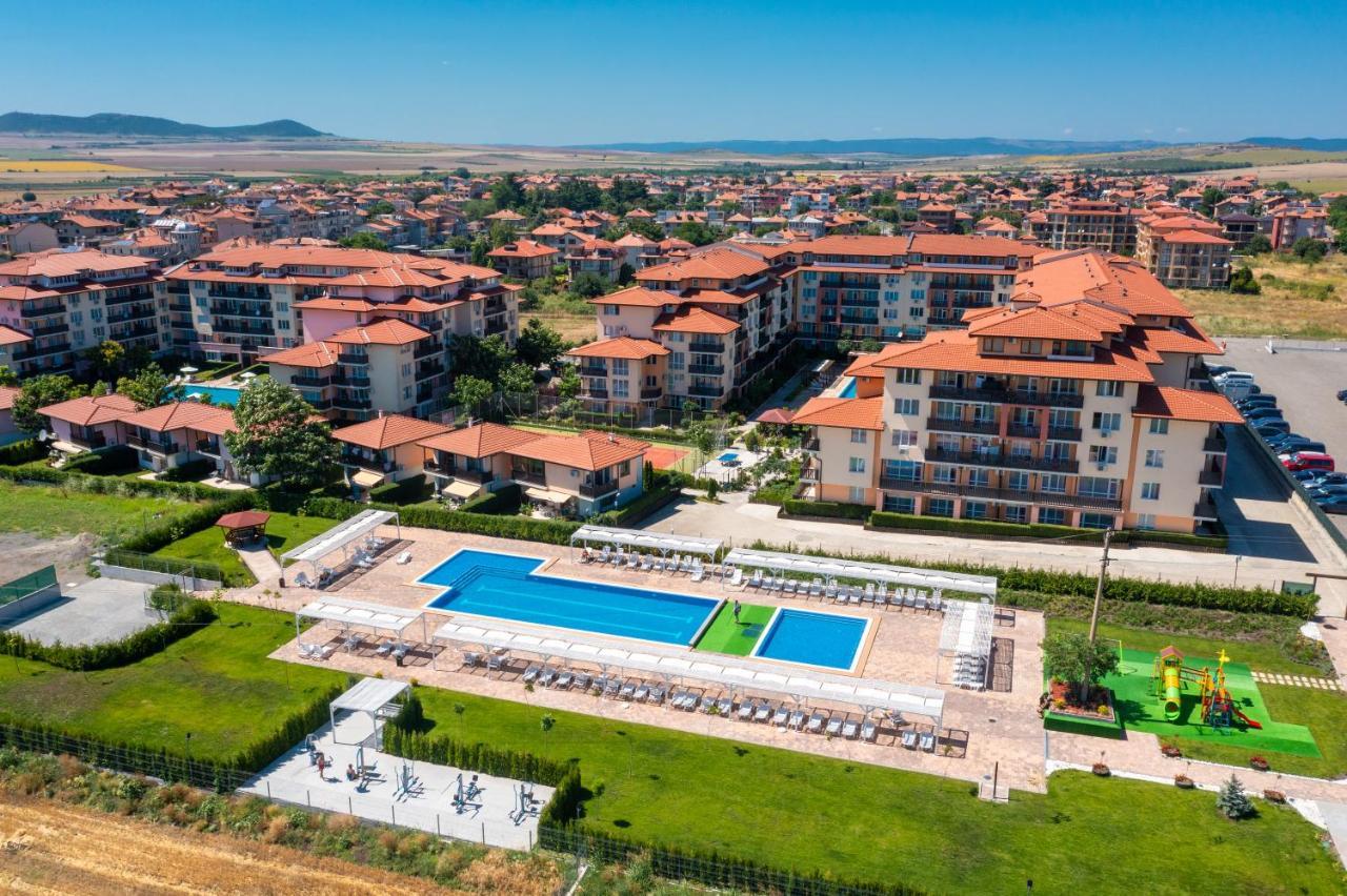 Apartcomplex Chateau Aheloy Exterior foto
