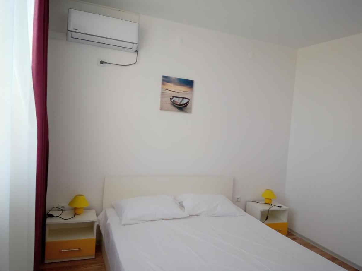 Apartcomplex Chateau Aheloy Exterior foto