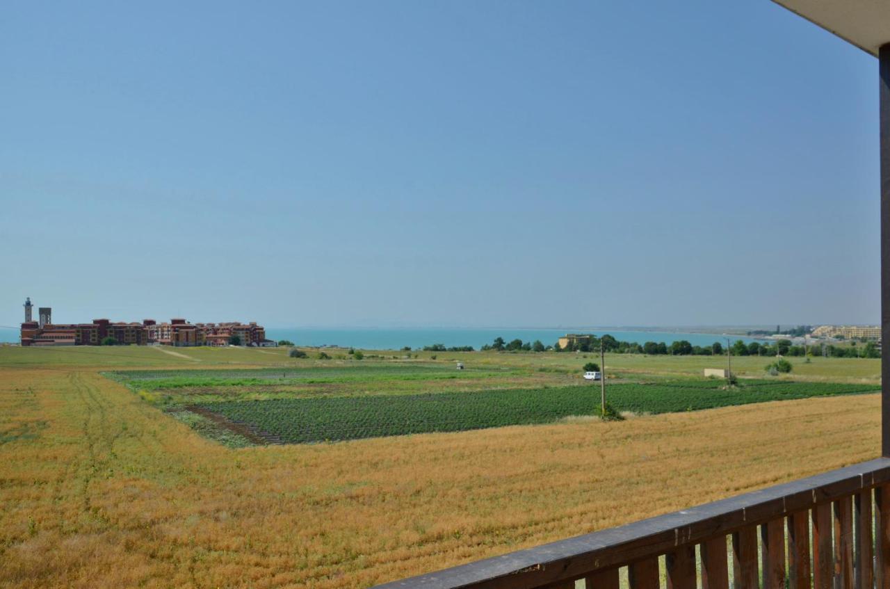 Apartcomplex Chateau Aheloy Exterior foto