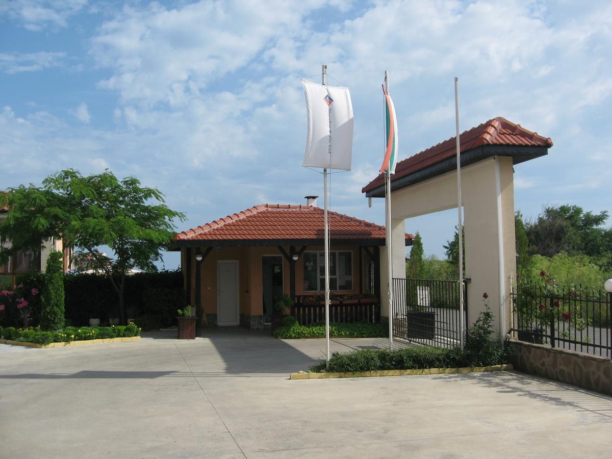 Apartcomplex Chateau Aheloy Exterior foto