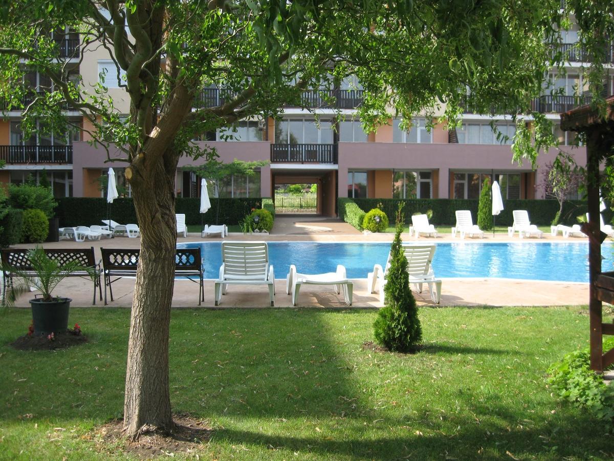 Apartcomplex Chateau Aheloy Exterior foto